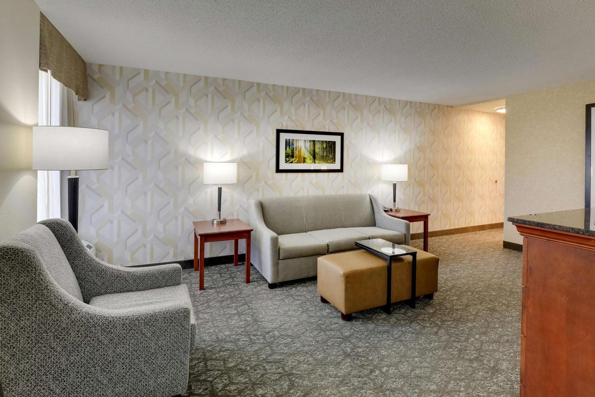 Drury Inn & Suites ماريون المظهر الخارجي الصورة